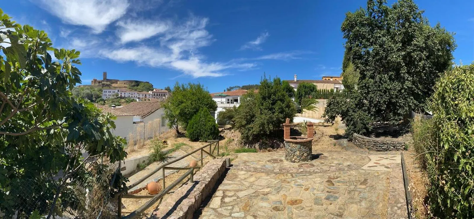 Alojamiento El Monasterio Almonaster la Real